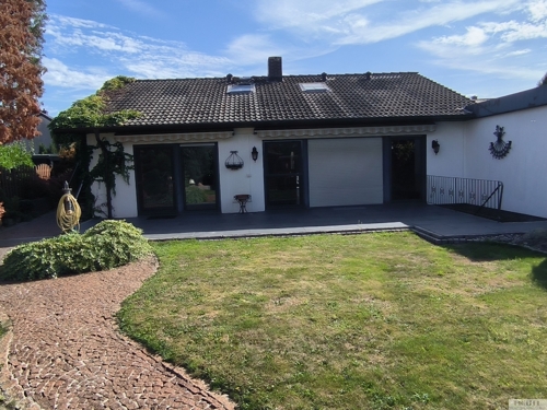 Rückansicht Haupthaus  36