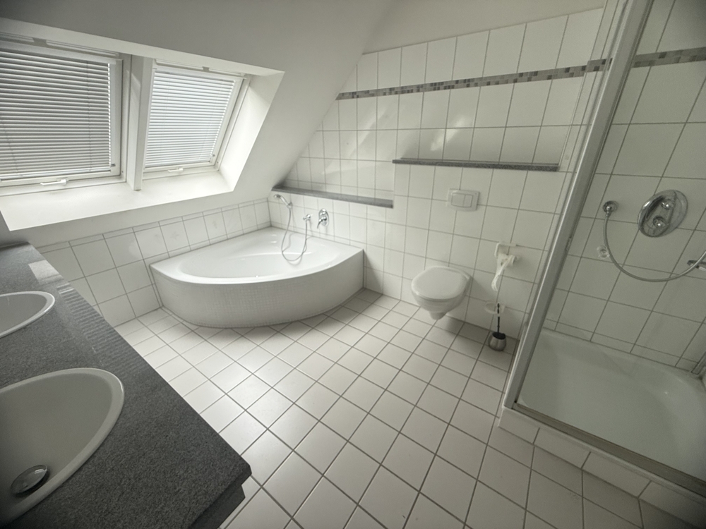 Penthouse-Feeling über den Dächern von Jever - Stilvoll wohnen mit großer Dachte ... - Foto 2