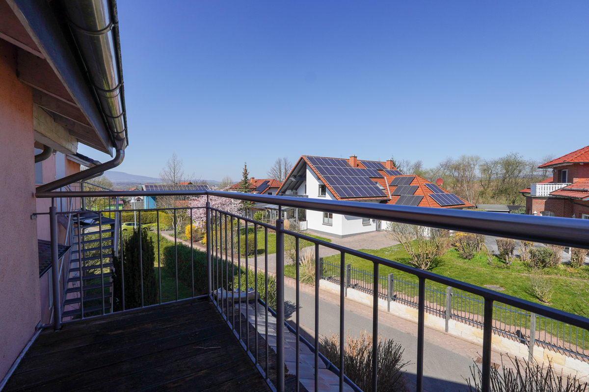 OG kleines Balkon links