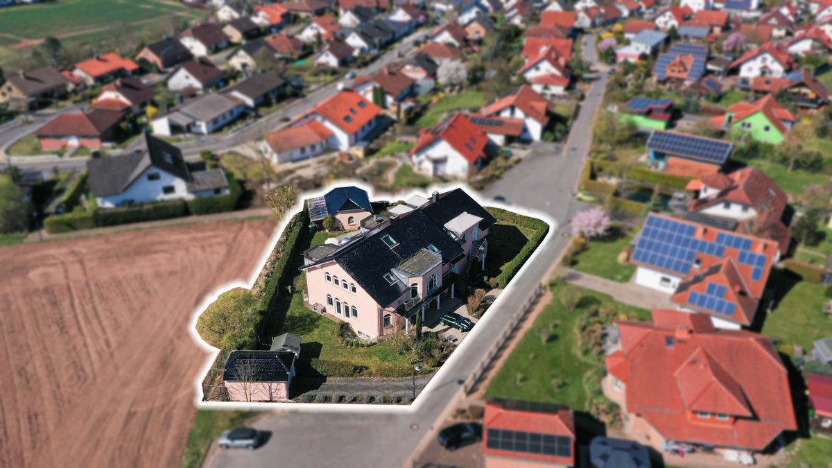 Drohne mit Markierung - Ostansicht