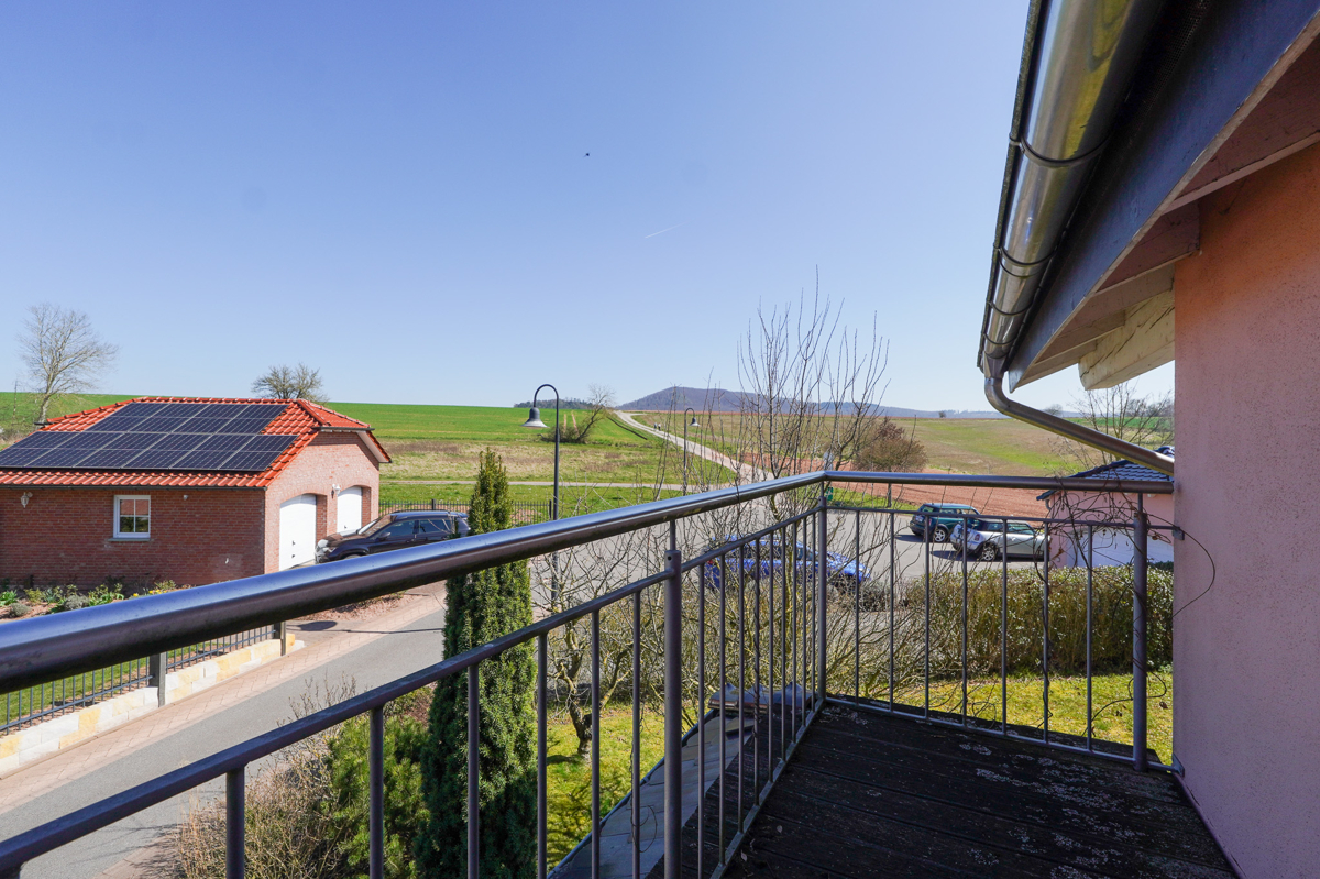 OG Hauptwohnung kleines Balkon rechts