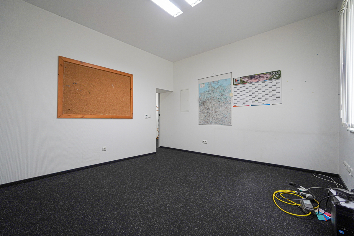 Büro 4 mit Zugang nach Außen (2)