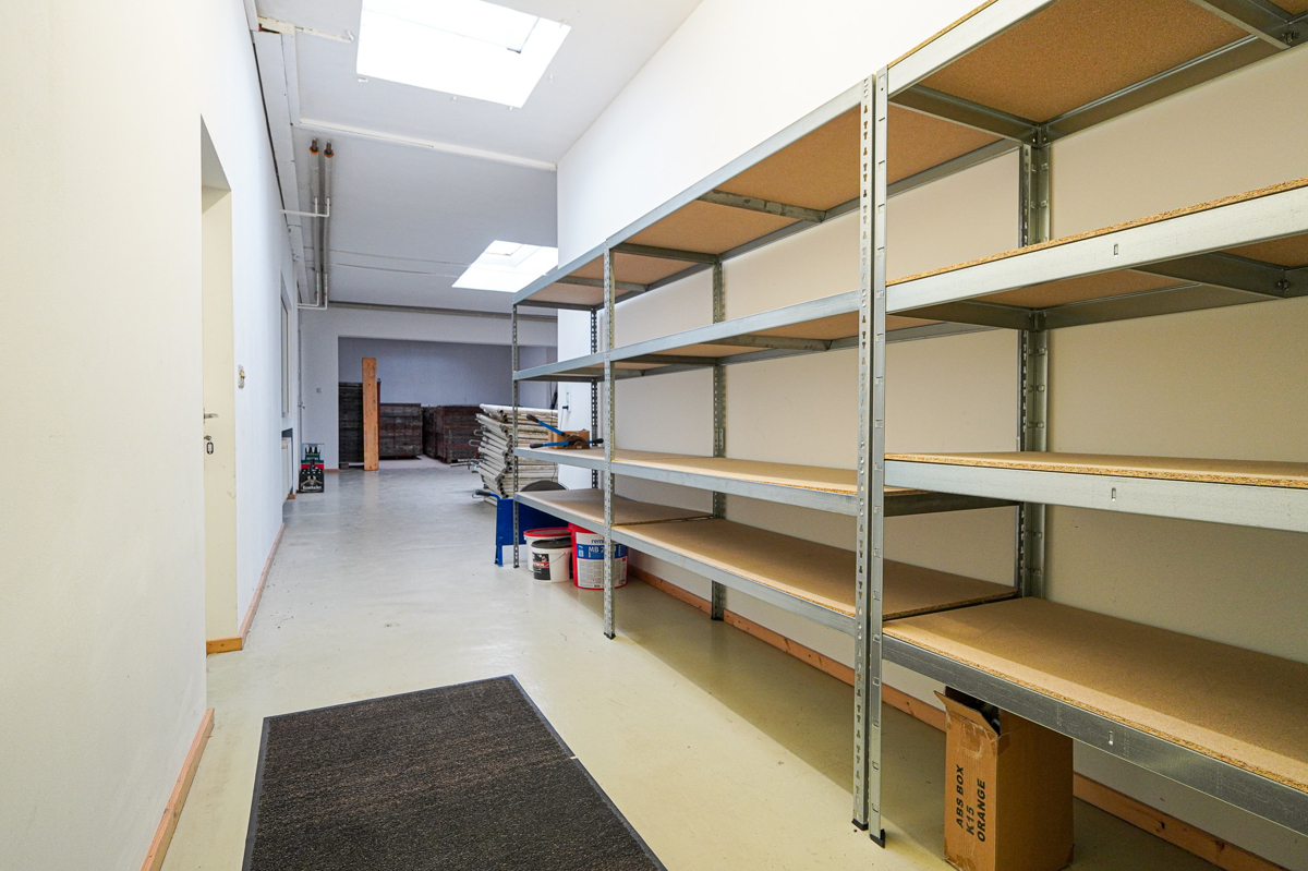 Eingangsflur Lager bzw. Werkstatt