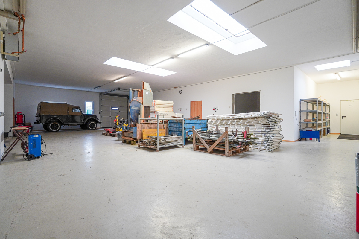 Hauptfläche Lager bzw. Werkstatt