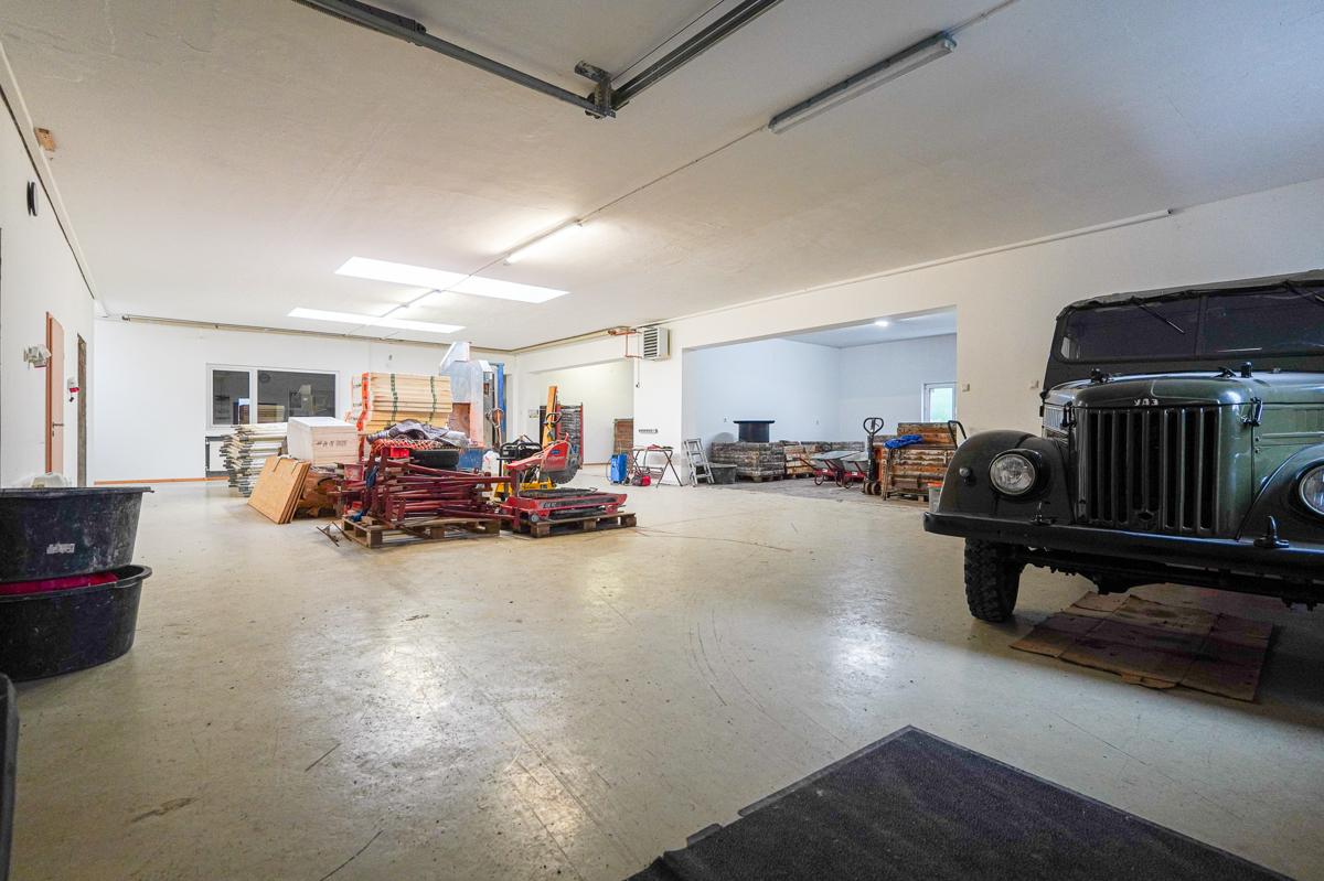 Hauptfläche Lager bzw. Werkstatt (2)