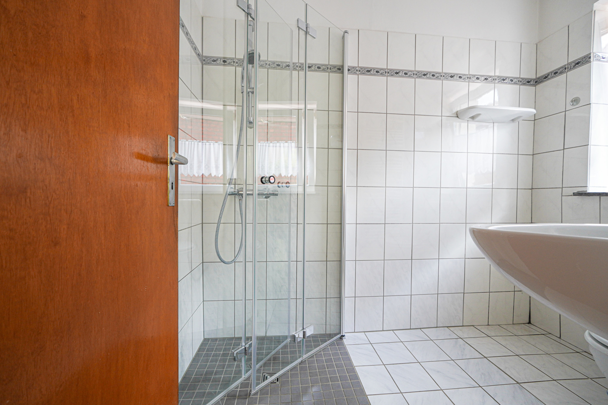 EG - Badezimmer Wohnung