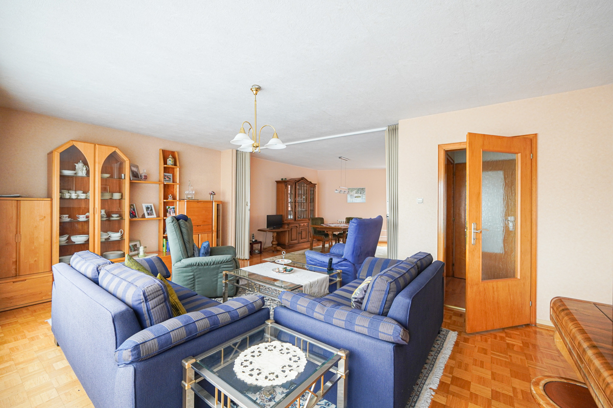 OG - Wohn- und Esszimmer