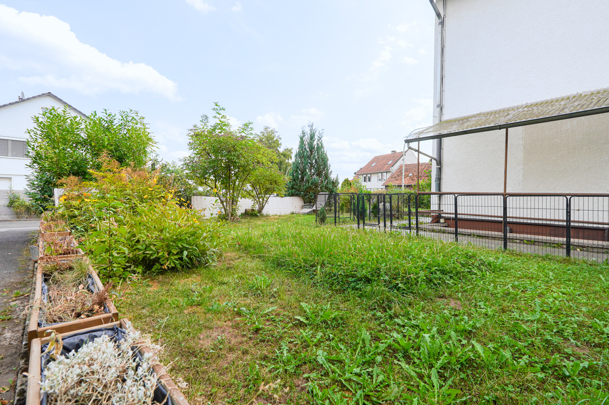 Gartenfläche Mehrfamilienhaus