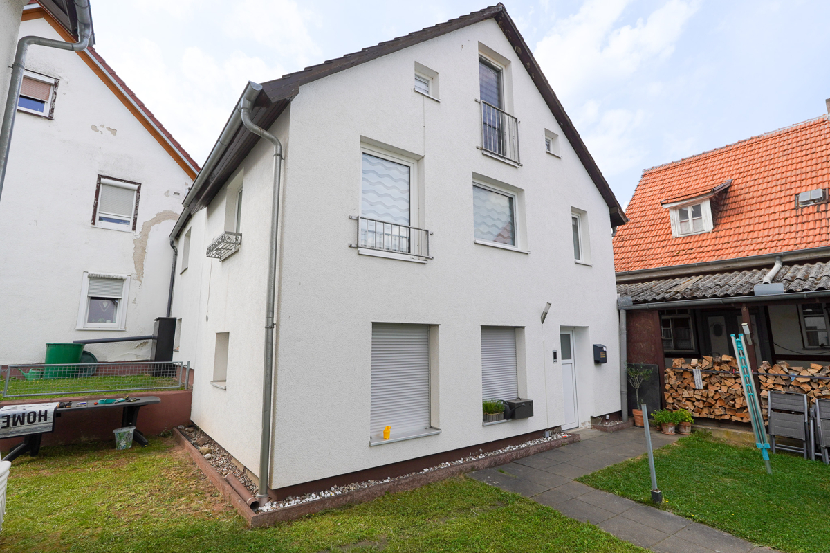 Seitliche Ansicht zum kl. Einfamilienhaus