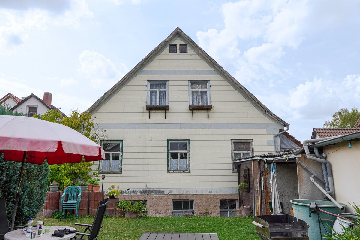 Seitenansicht Ein- bis Zweifamilienhaus