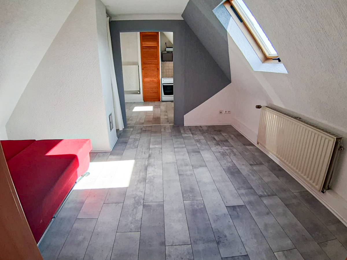 DG Wohnung Durchgangszimmer