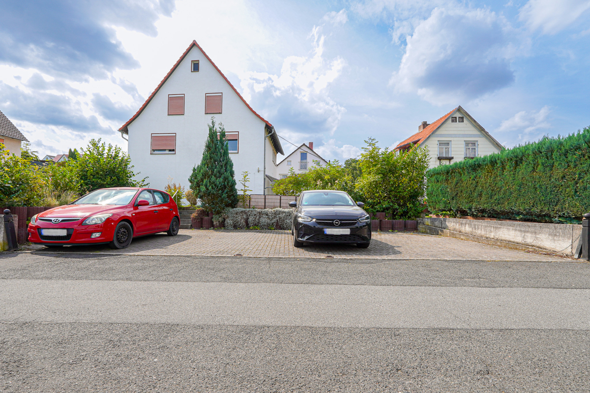 Grundstück mit 4 Stellplätzen