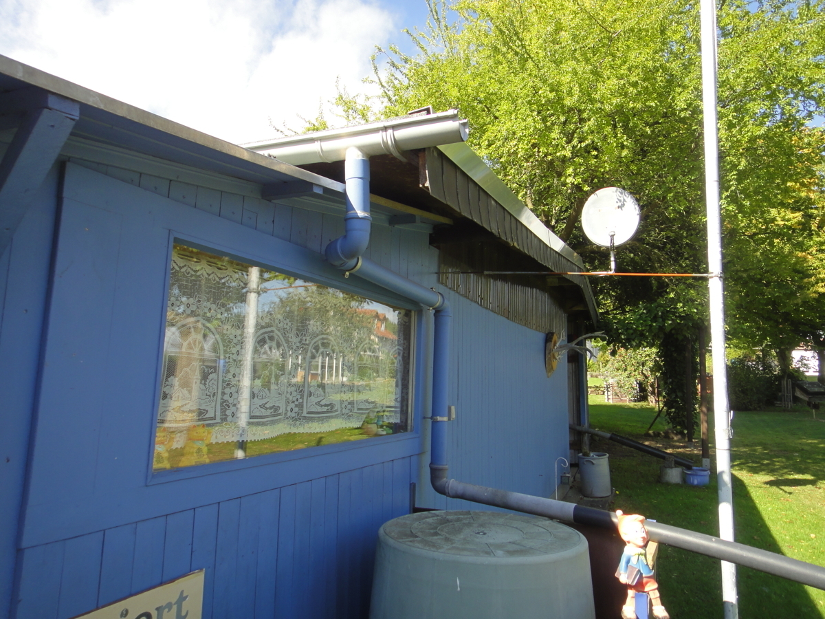 A Gartenhaus aussen mit SAT