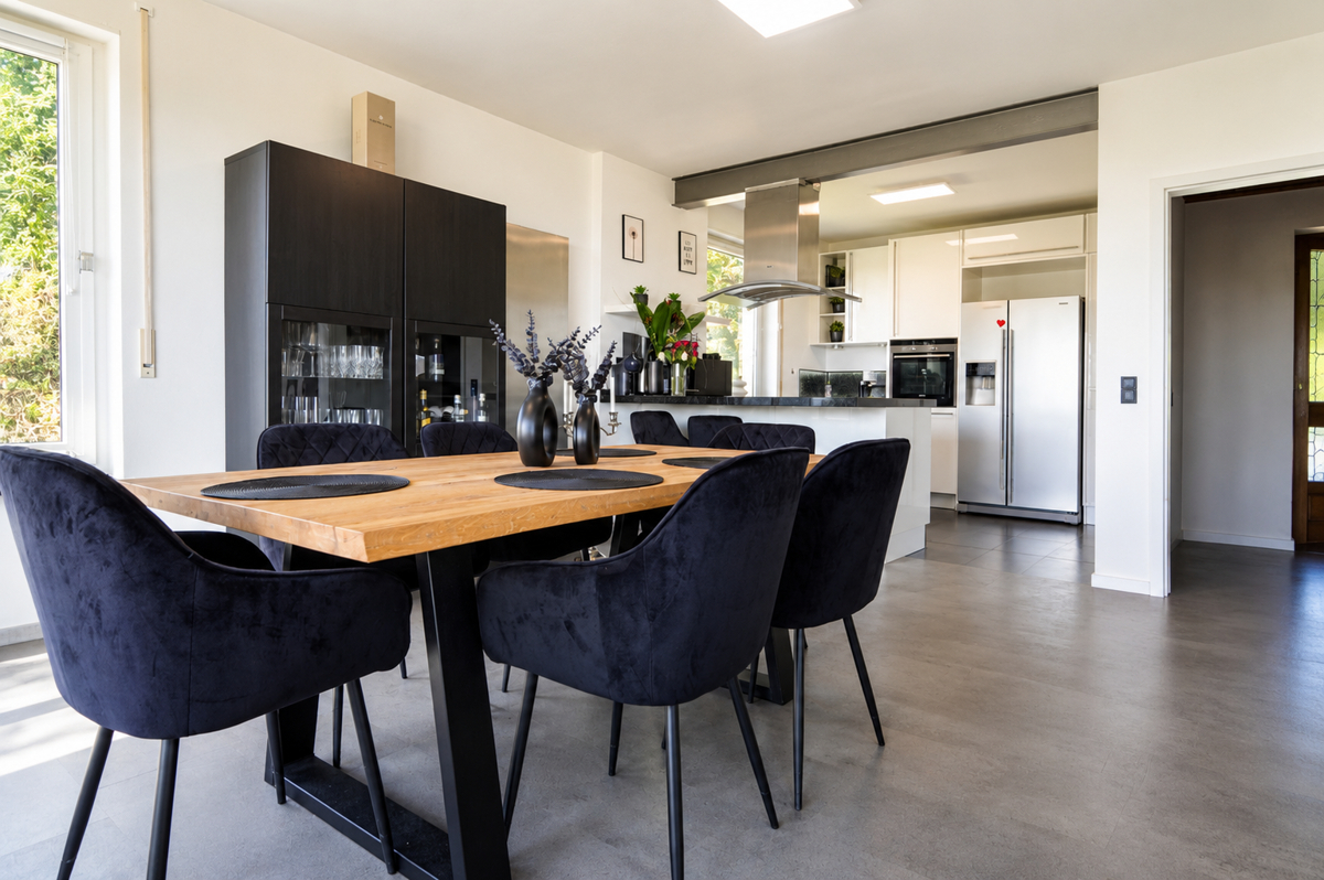OG offenes Esstimmer mit Küche und Wohnzimmer (2)