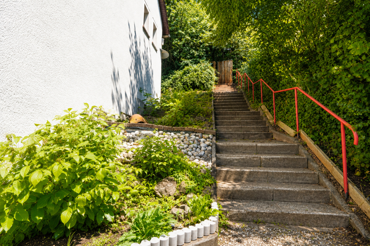 Außentreppe von Kochsberg zum Haus