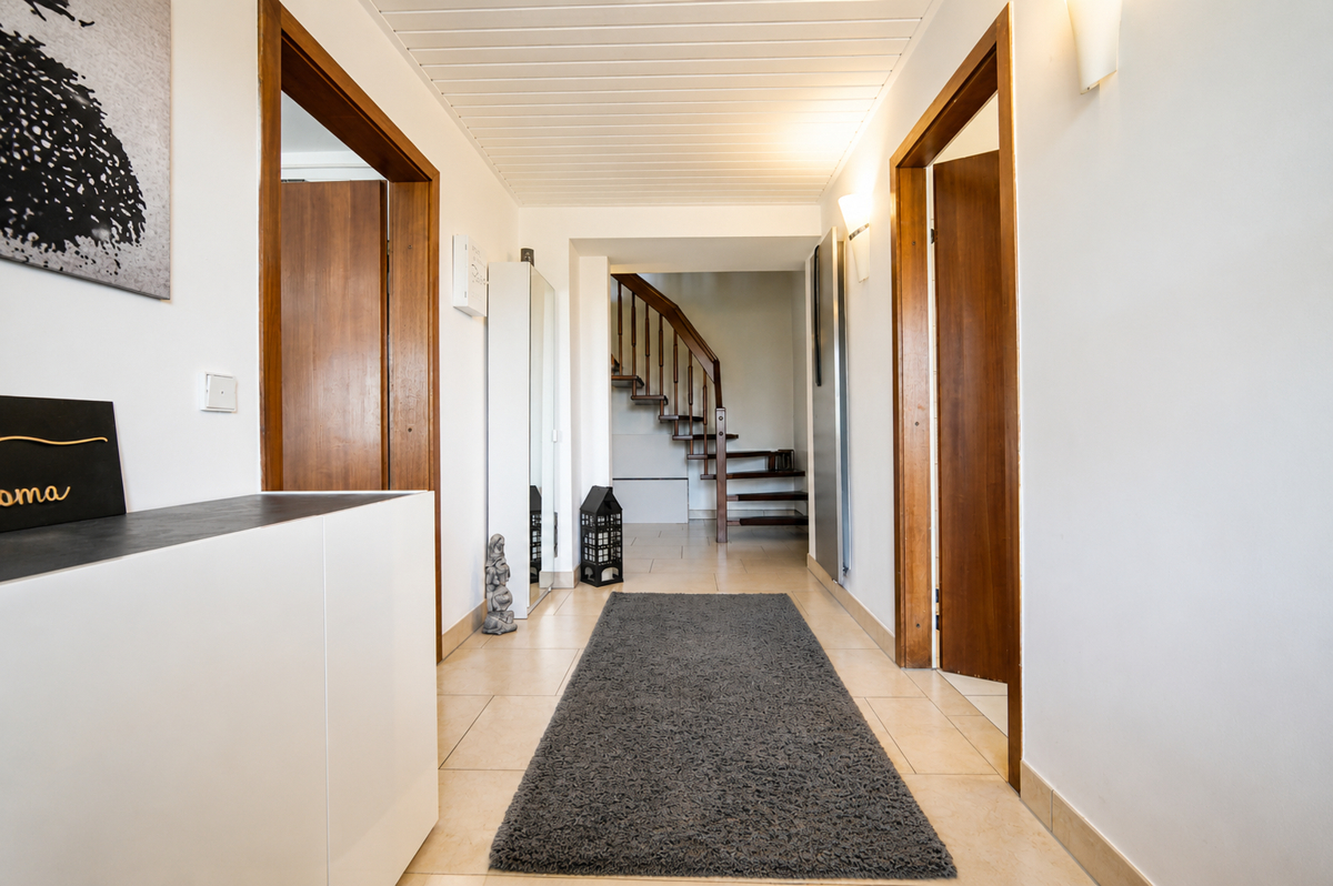 EG Eingangsbereich Wohnhaus