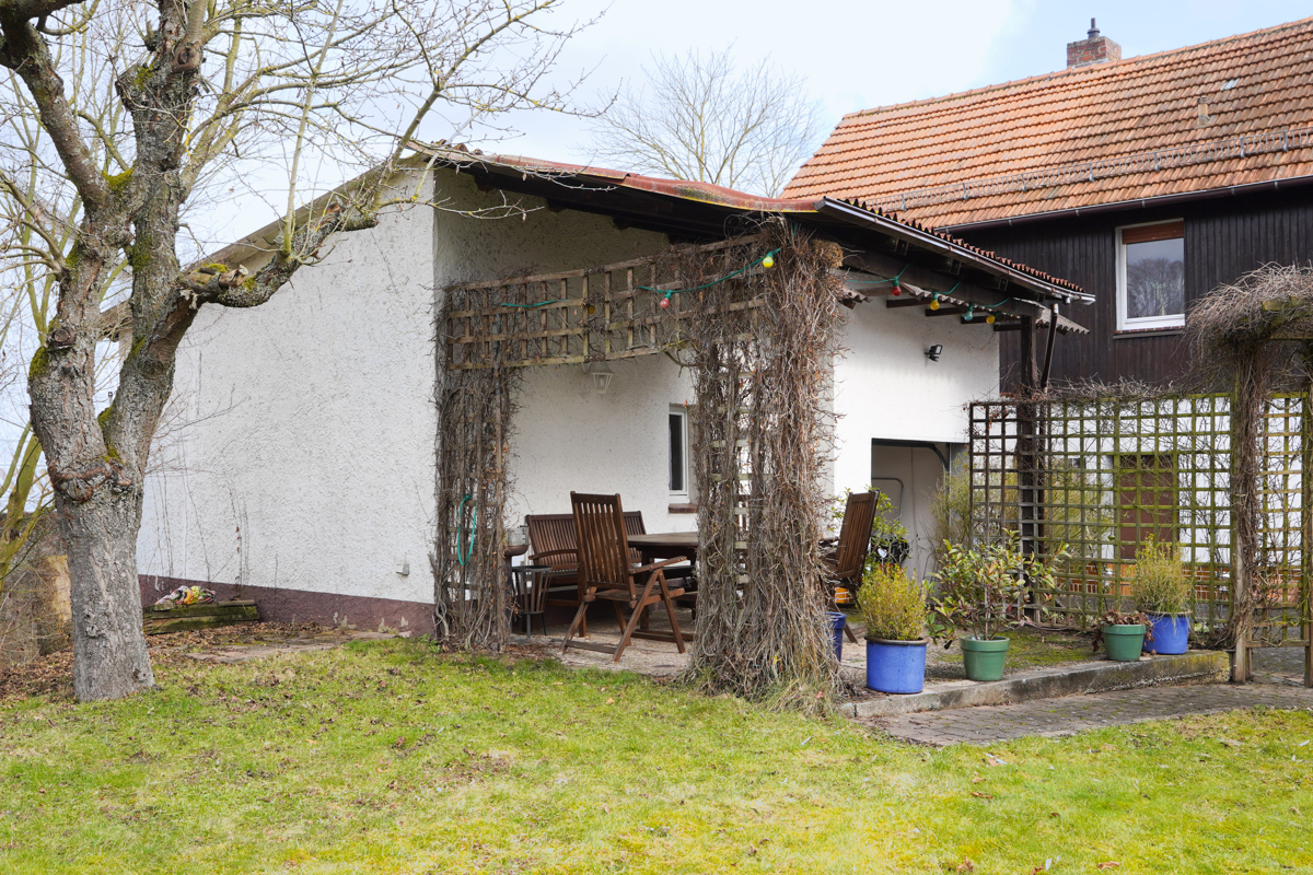 Garage mit Terrasse