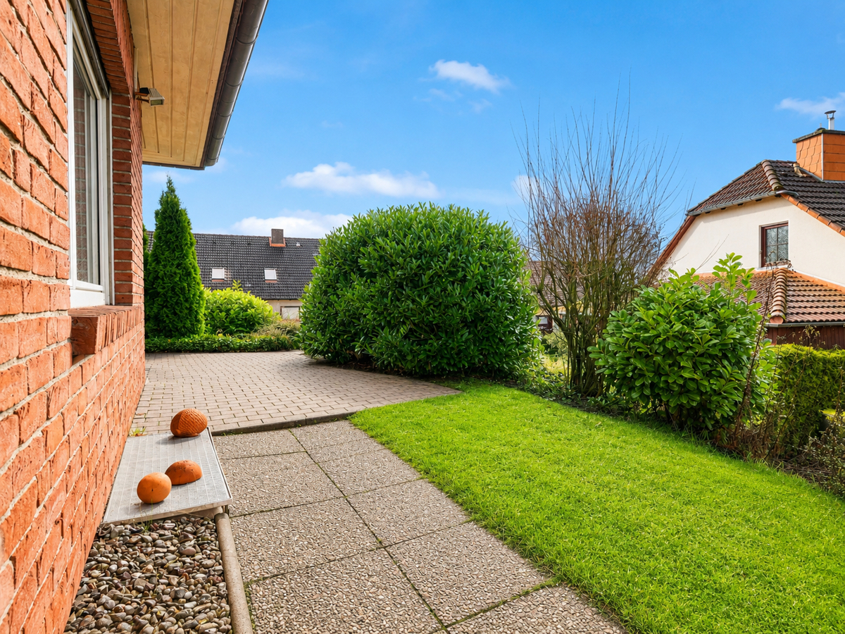  seitlicher Weg zur Terrasse