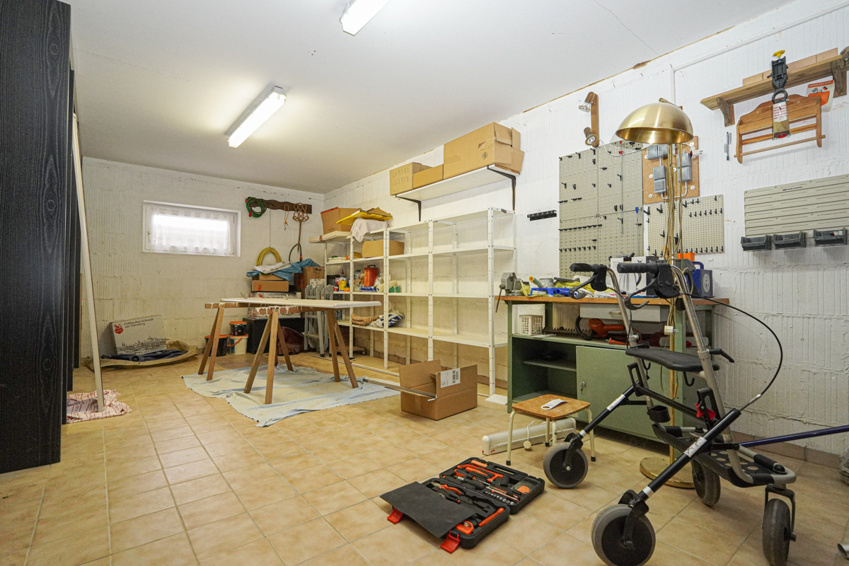 KG Kellerraum mit Holzlager