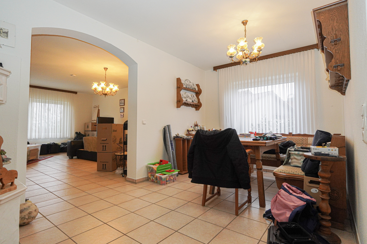 EG Essbereich neben Wohnzimmer