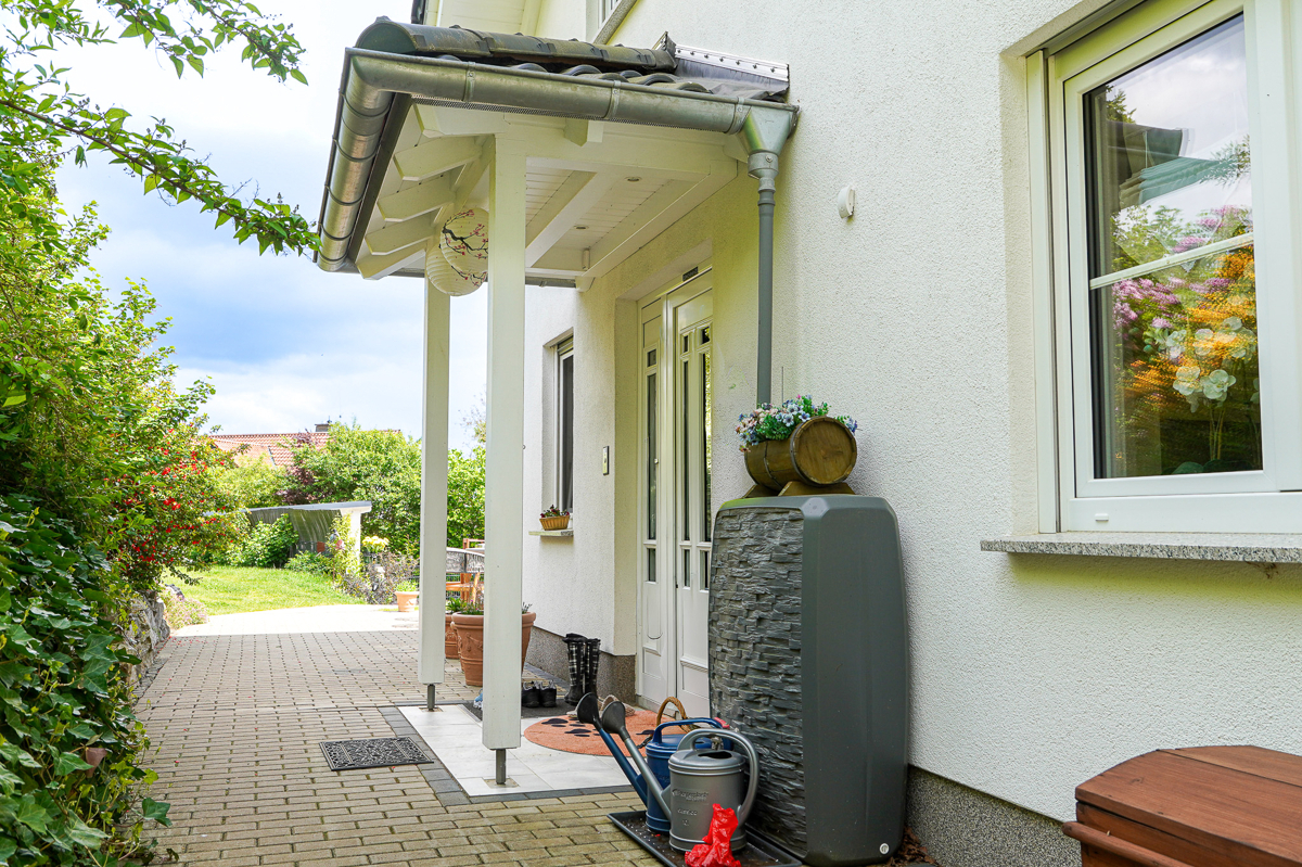 Eingang zum Wohnhaus!