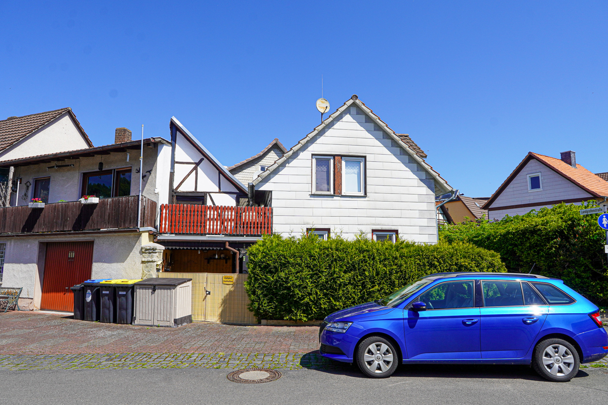 Wohnhaus Straßenansicht