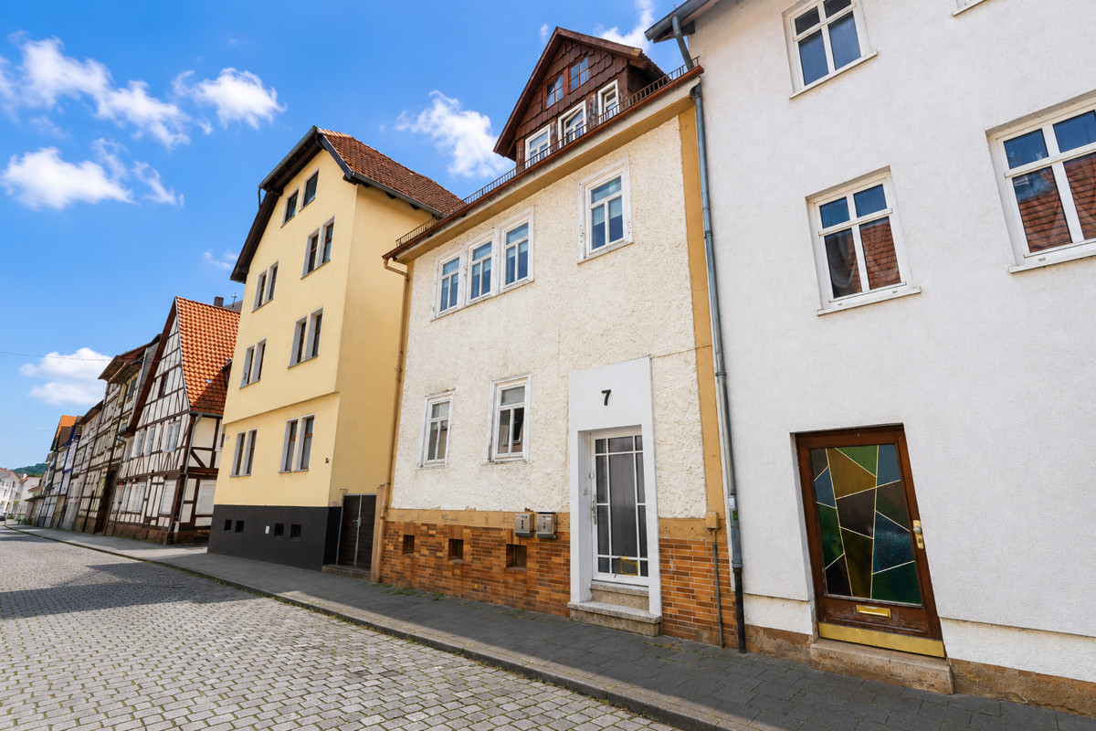 Haus Straßenansicht rechts