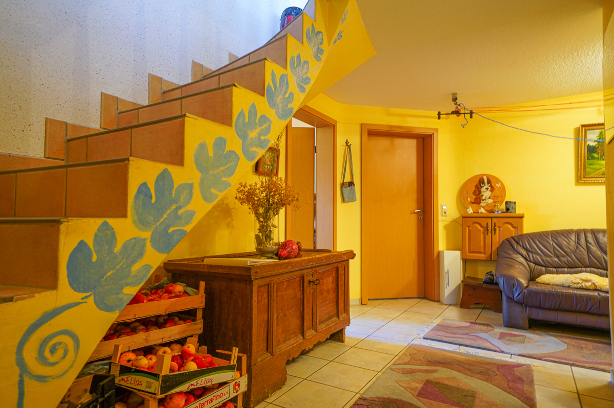 KG Treppenhaus und Flur (2)