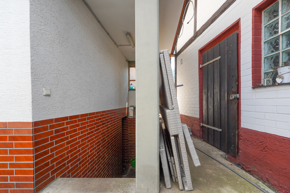 Eingang Keller und Garten