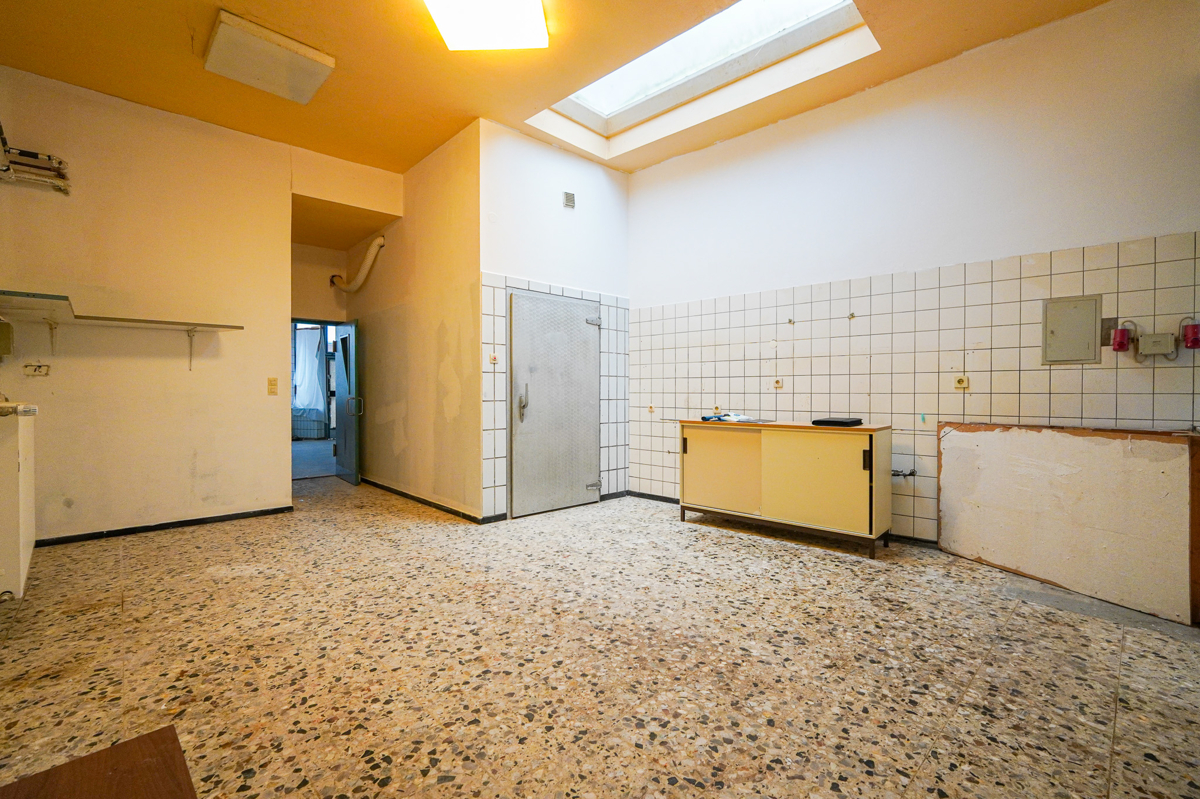 Küche für die Gewerbefläche (3)