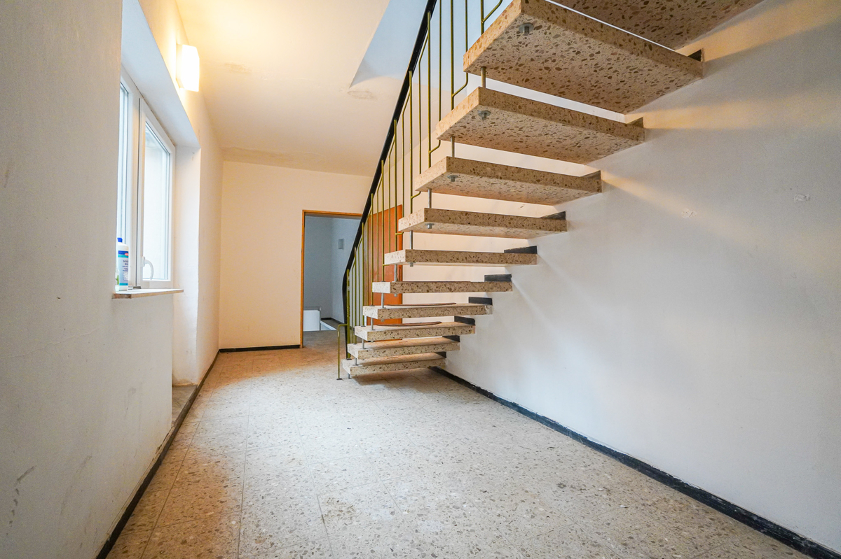 1.OG Treppenhaus (4)