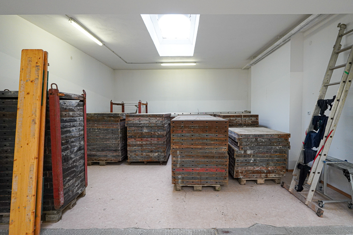 Lagerraum bzw. Werkstattraum 1 offen