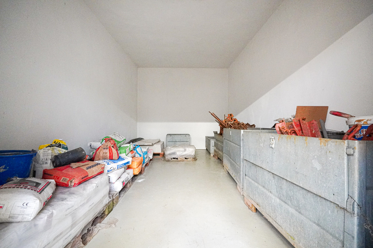 Lagerraum bzw. Werkstattraum 4 offen