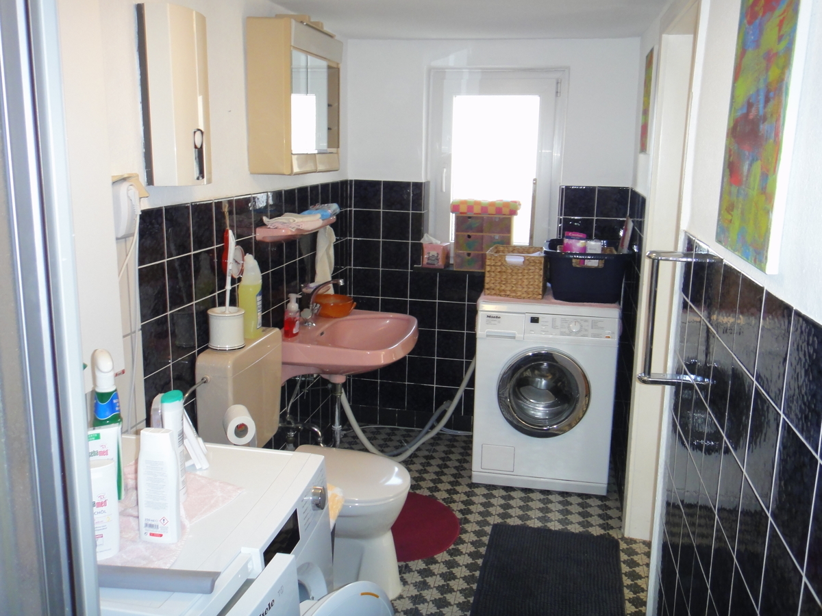 EG Bad mit Anschluß Waschmaschine