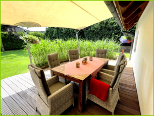Terrasse mit Sonnensegel