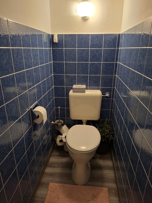WC UG.