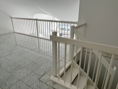 Galerie mit Treppe