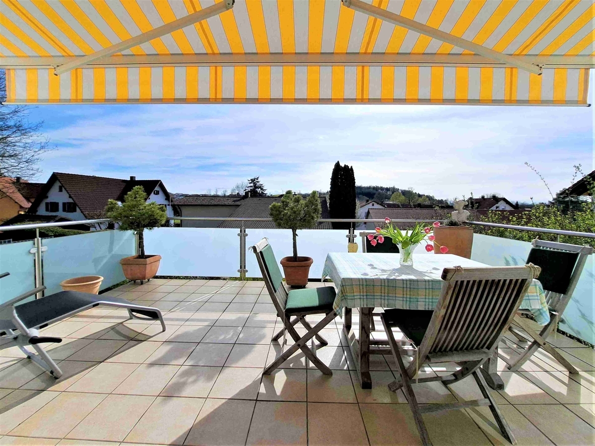 Balkon mit Markise