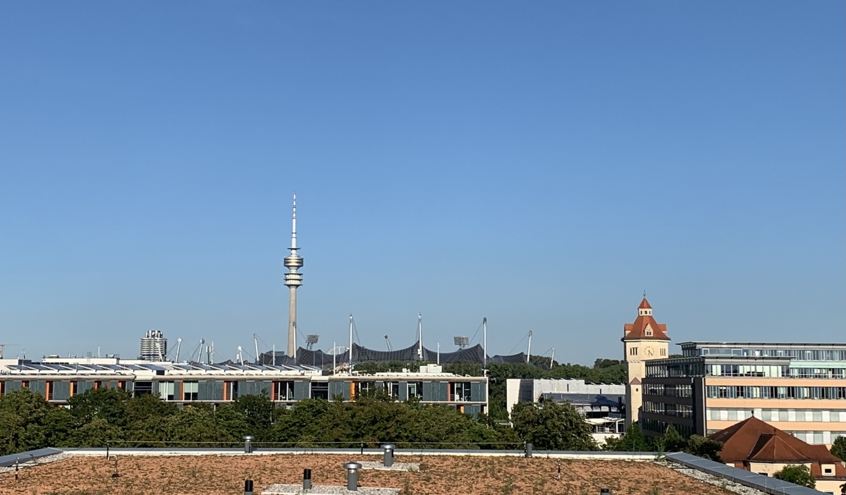 Der nahe gelegene Olympiapark