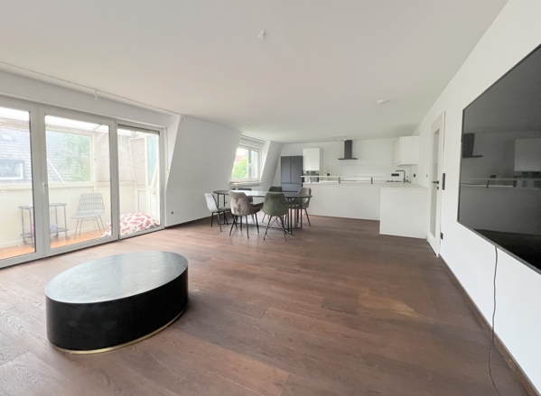 Wohn/Esszimmer mit offener Küche