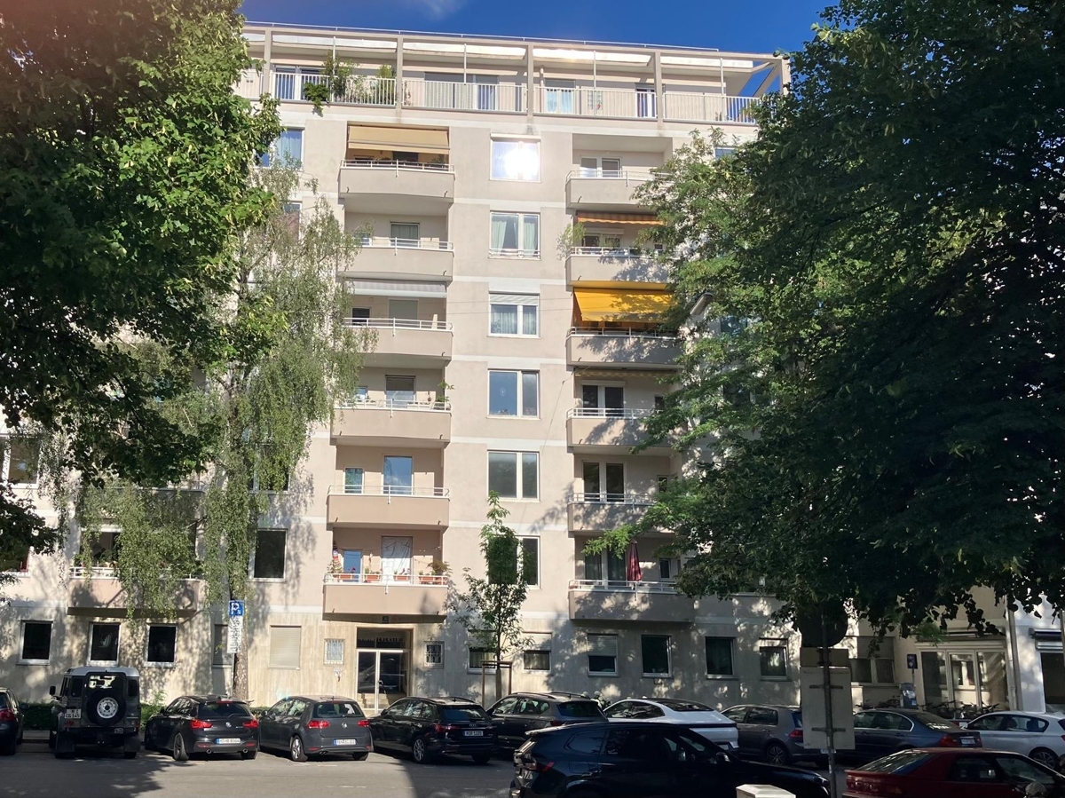 Gebäude Straßenansicht