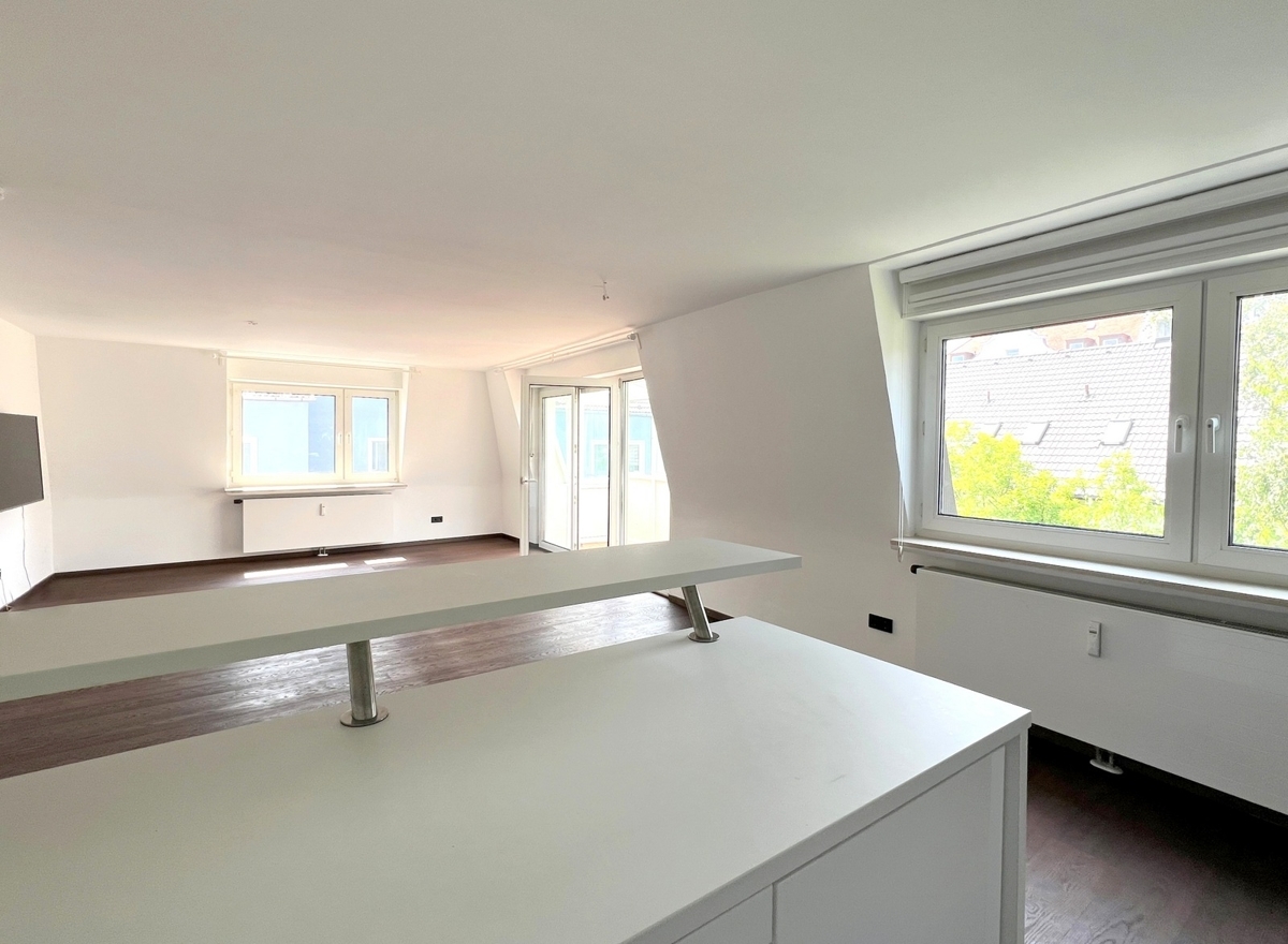 Wohn/Esszimmer mit offener Küche