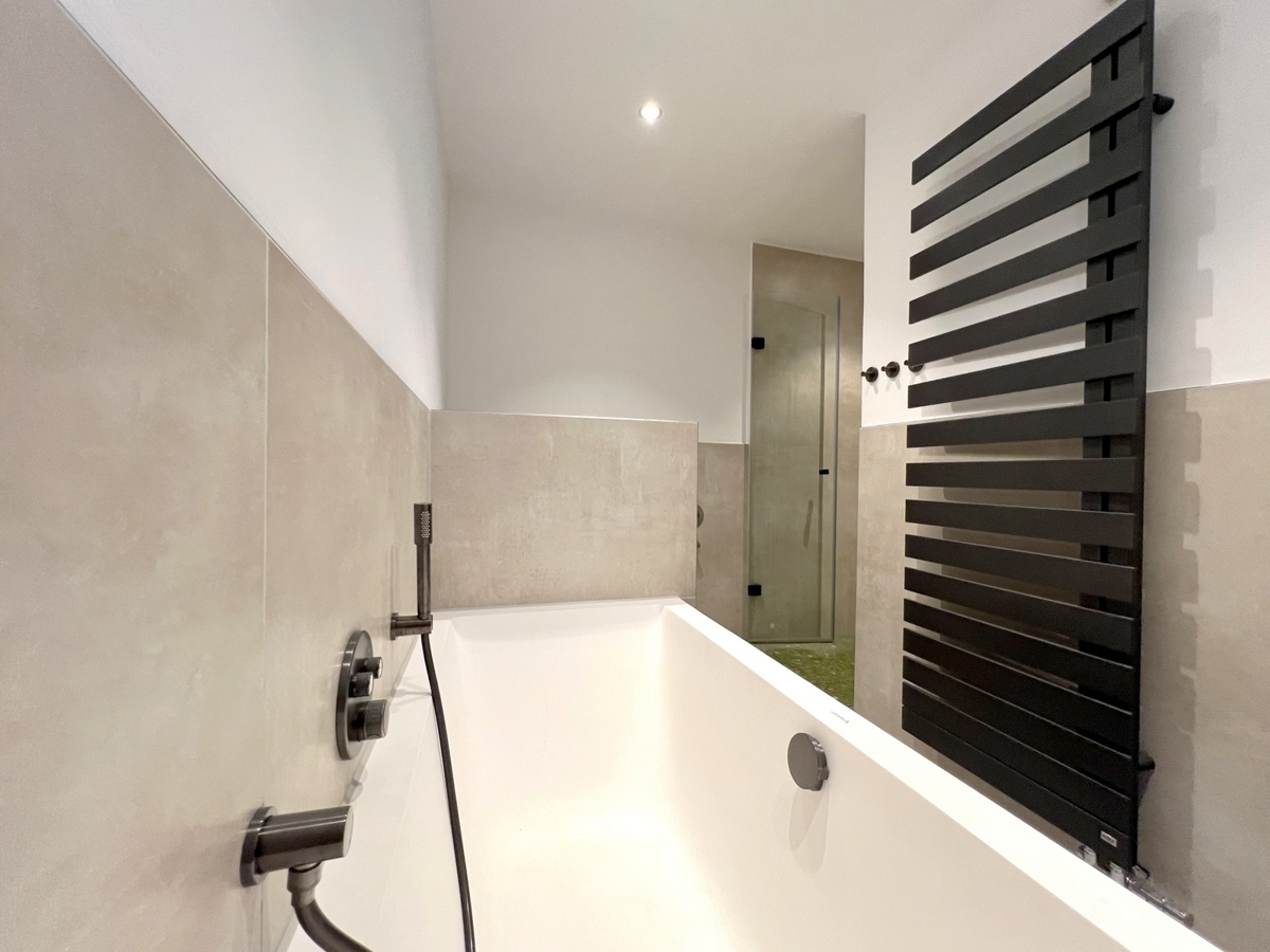 Badezimmer mit Wanne