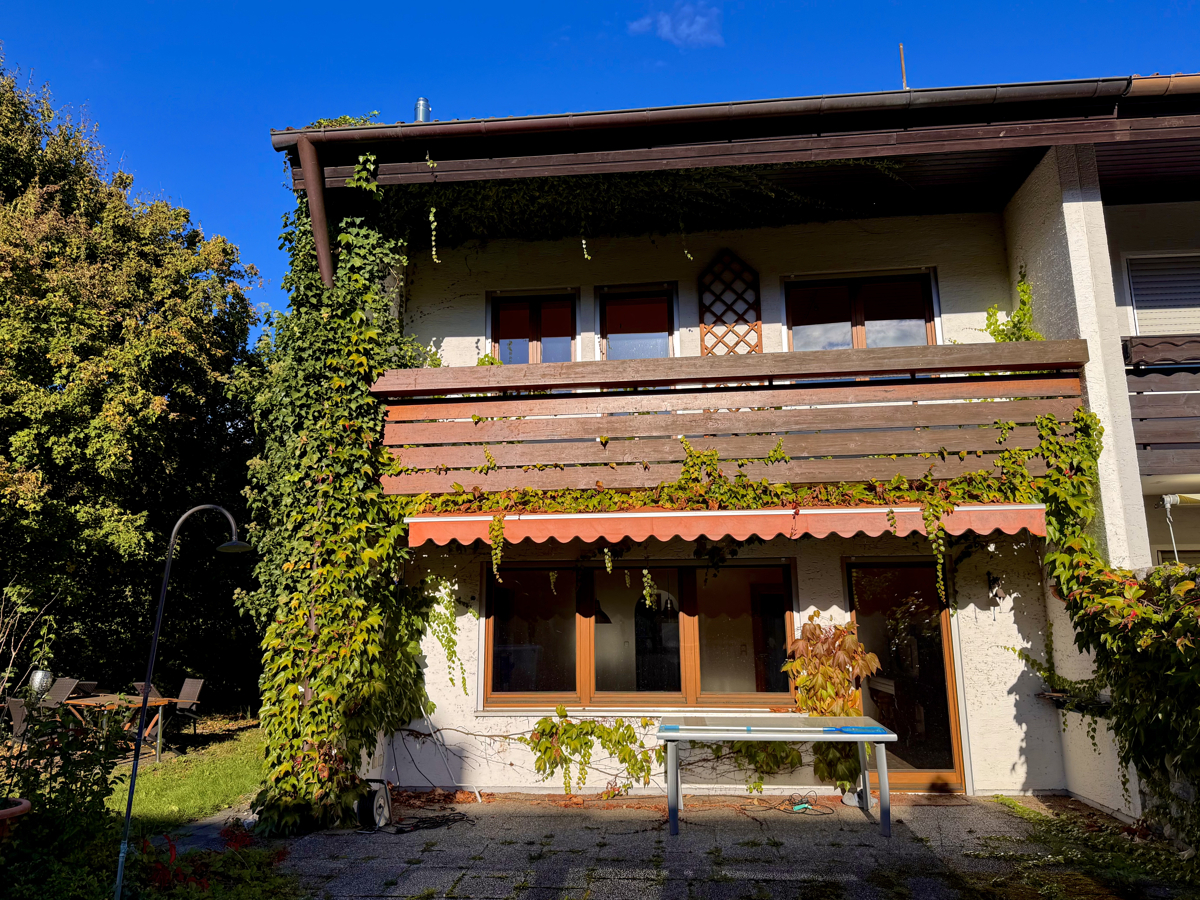Ansicht auf die Terrasse am Haus