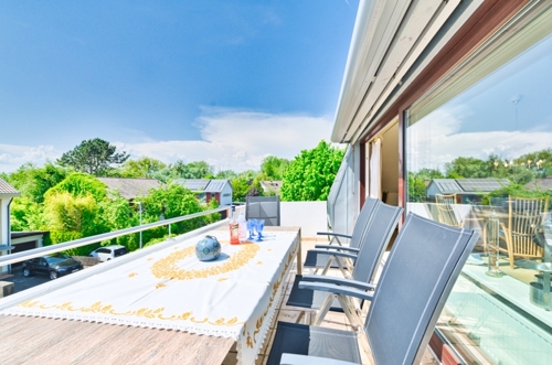 Grosse Fensterfront zur Terrasse