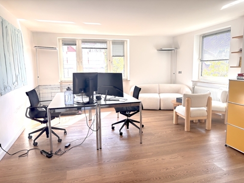 Büroraum mit Balkon