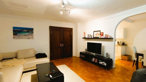 Wohnzimmer möbliert