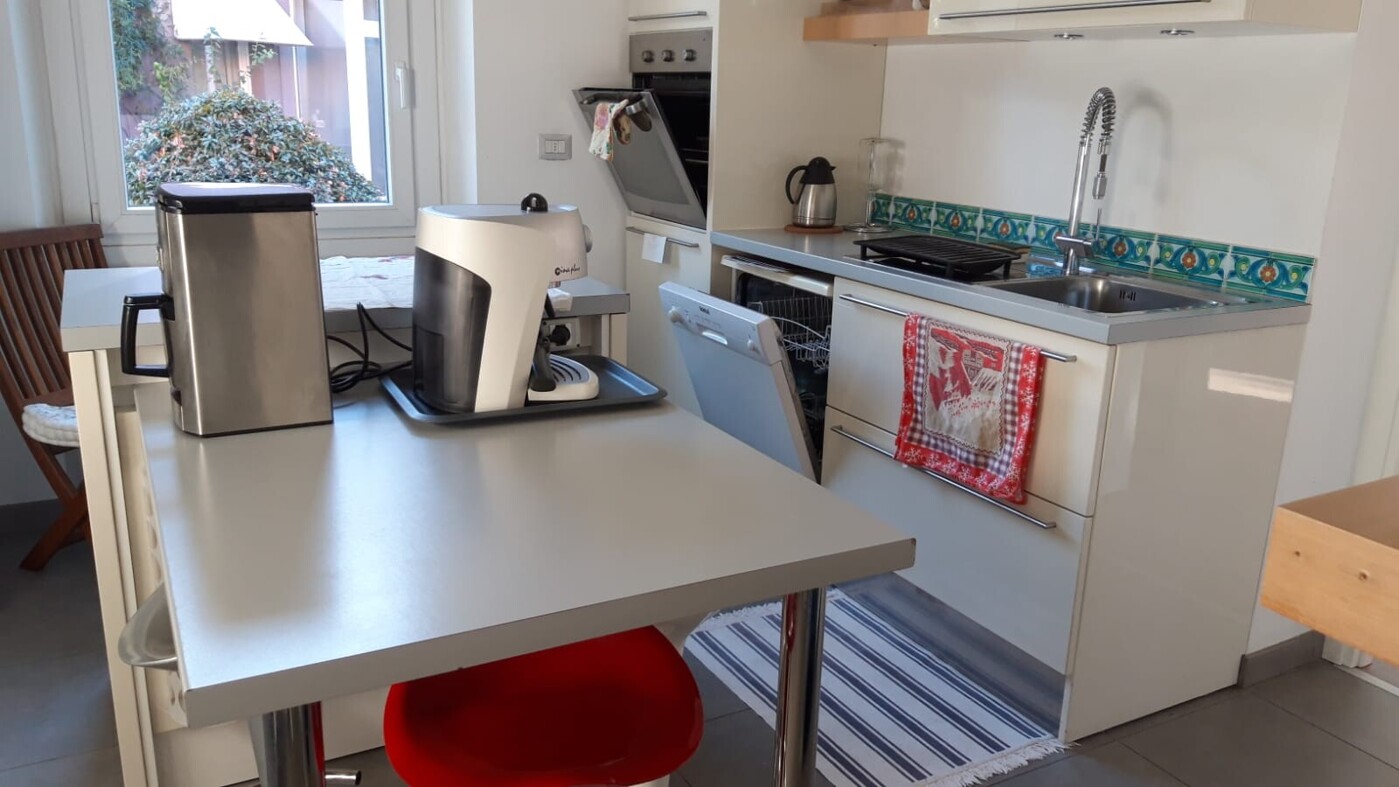 5ff05e9d-964c-4b5f-84d1-b728f495917a