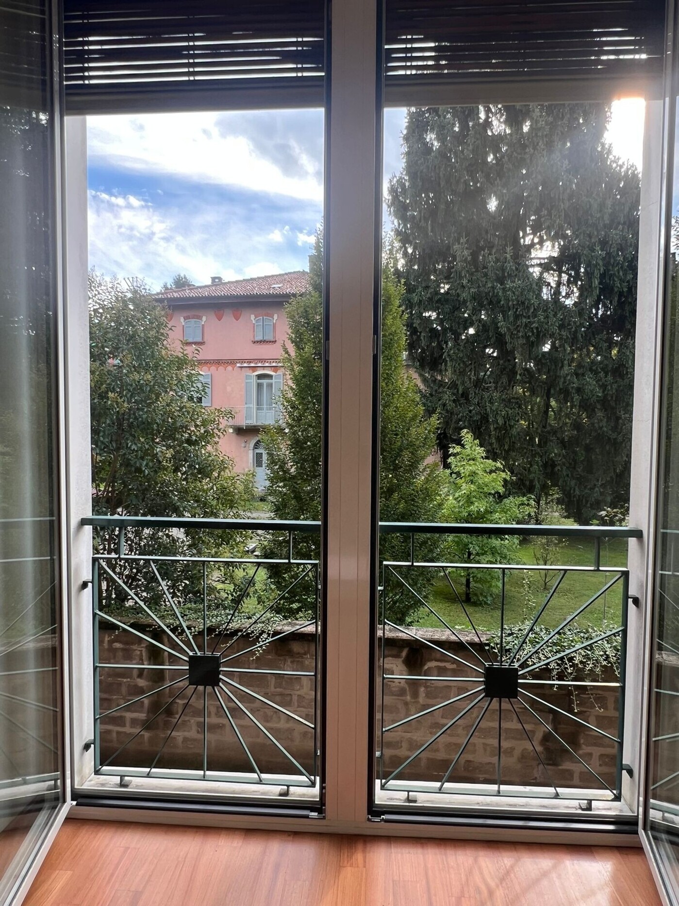 WhatsApp Image 2025-10-02 at 17.50.43