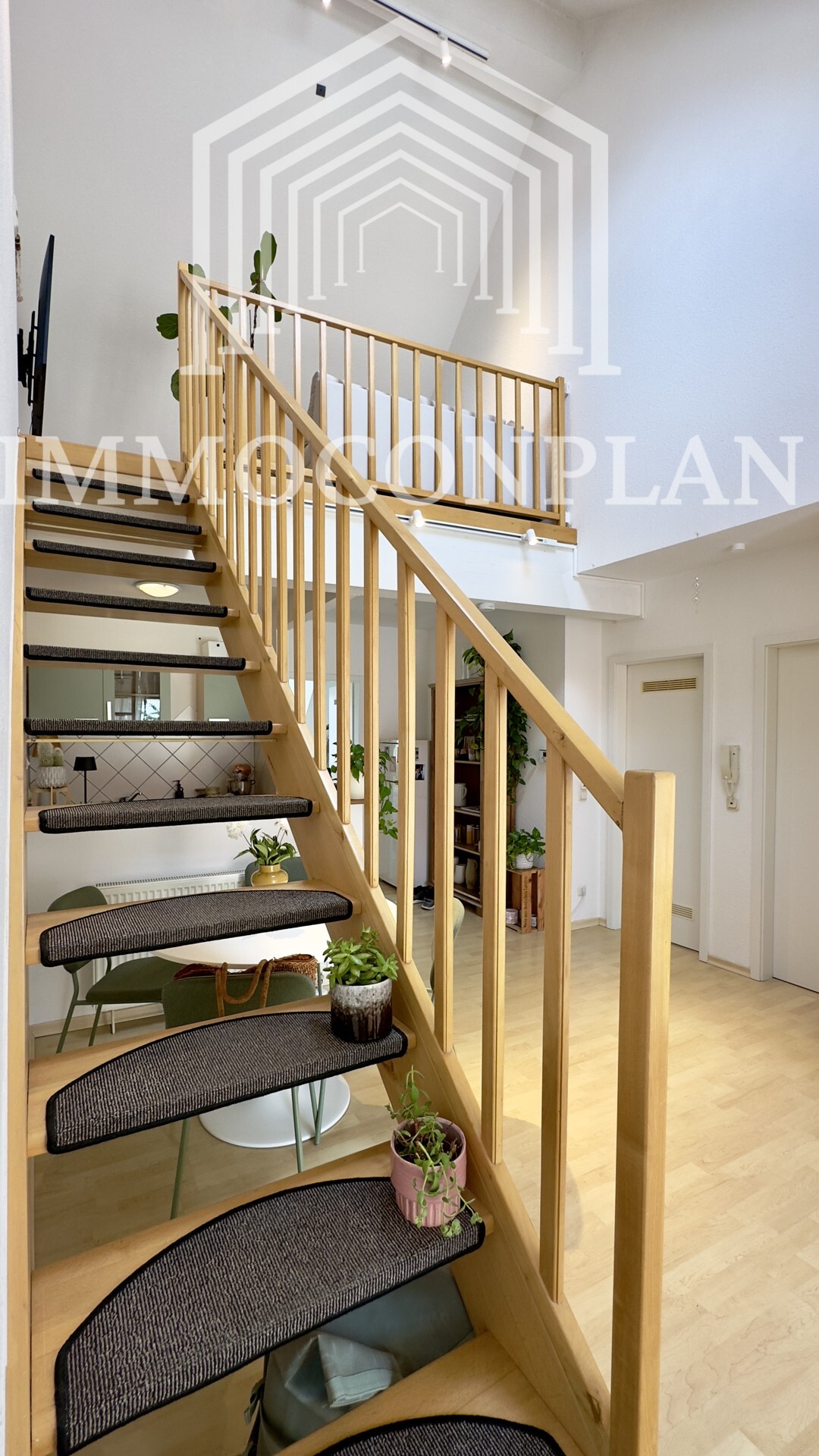 Treppe zur Galerie